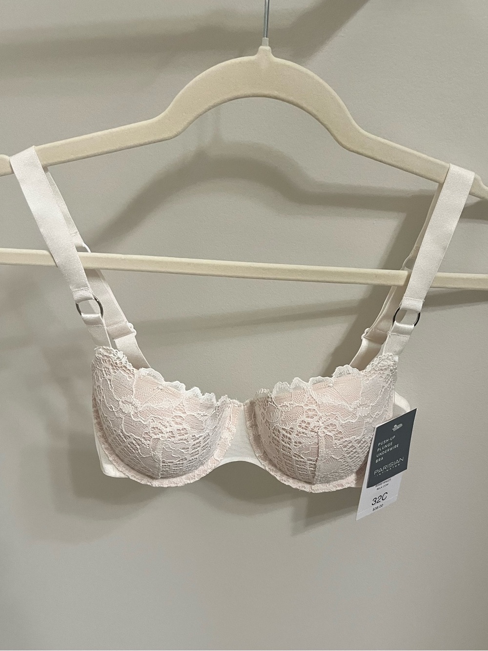Parisian Intimates Lace Push-Up Plunge Underwire Bra NWT 32C